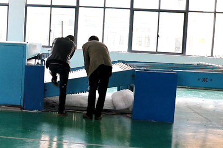 鼎諾機電全自動(dòng)被褥生產(chǎn)線(xiàn)