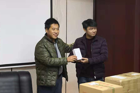 鼎諾機電電腦絎縫機銷(xiāo)售標準大會(huì )