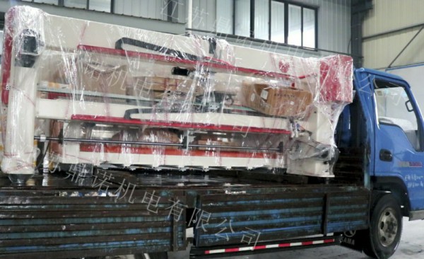 國內絎縫機發(fā)貨2